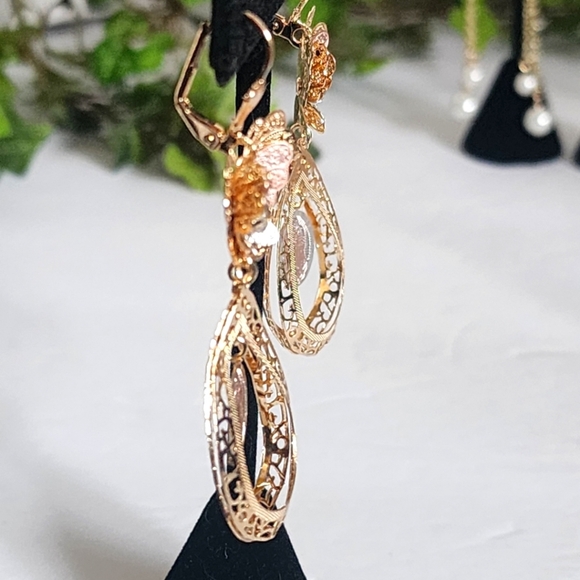 Tricolor Gold Drop Filigree Earrings  Butterfly with Virgin Mary - Picture 7 of 10